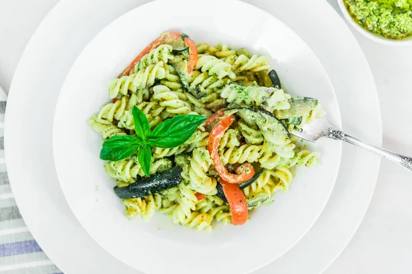 Italian Vegetarian Food Fusilli Pasta Zucchini Pepper Pesto Sauce White — Stock Photo, Image