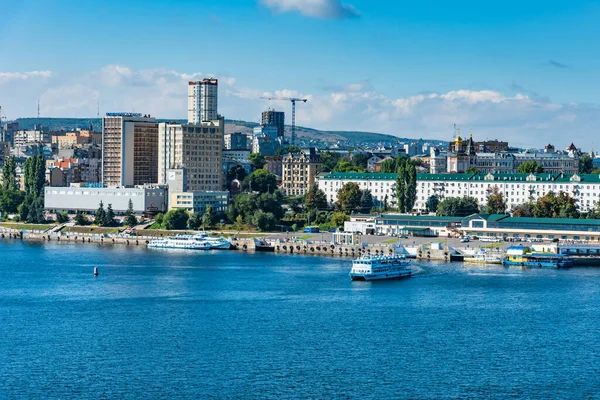 Russland Saratow September 2018 Blick Auf Den Hafen Mit Schiffen — Stockfoto