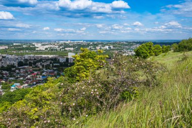 Rusya, Saratov, 10 Haziran 2018 - Saratov ve Volga 'ya güzel şehir manzarası