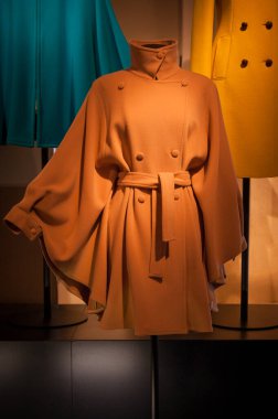 Rusya, Moskova, 5 Kasım 2011 - Max Mara Coats, eski koleksiyon 1950-1980.