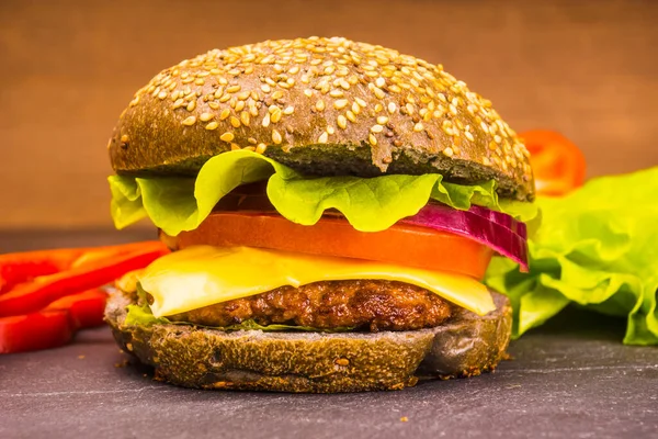 Pyszne Domowe Cheeseburger Serem Zbliżenie — Zdjęcie stockowe