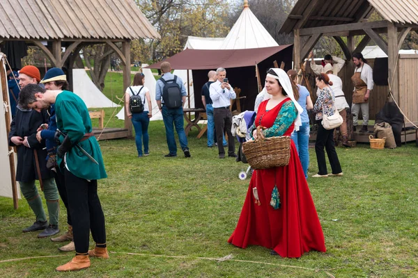 Ρωσία Μόσχα Πάρκο Kolomenskoye Μαΐου 2018 Αναπαράσταση Της Μεσαιωνικής Έκθεσης — Φωτογραφία Αρχείου