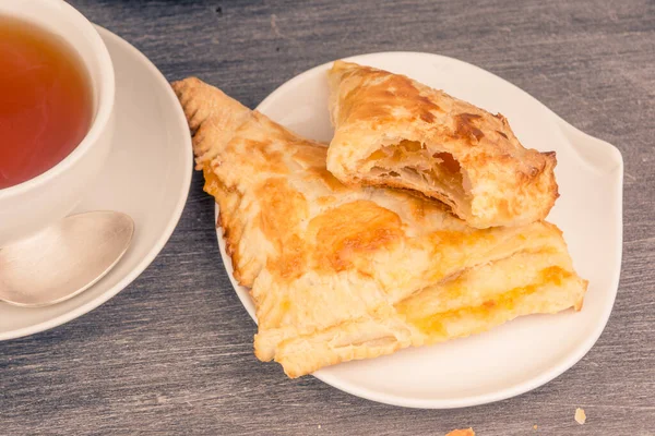 Delicious Golden Sweet Triangles Puff Pastry Close — Stock Photo, Image
