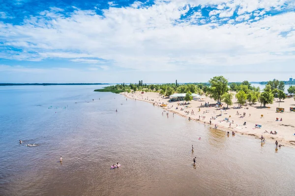 러시아 사라토프 2018 해변에서 사람들 — 스톡 사진