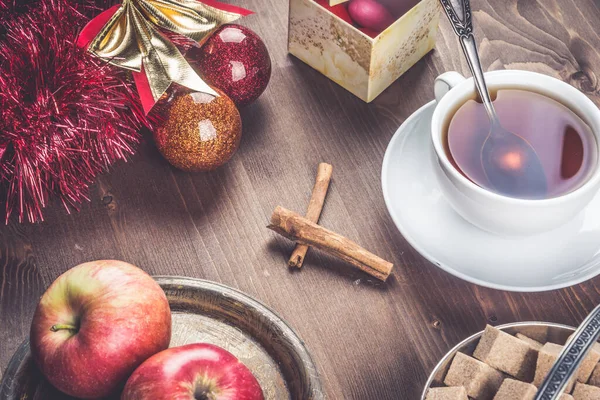 Eine Tasse Tee Mit Einem Vintage Löffel Auf Einem Rustikalen — Stockfoto