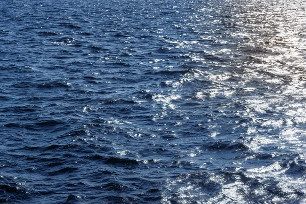 Havvand Den Nedgående Sol Afspejles Bølgerne - Stock-foto