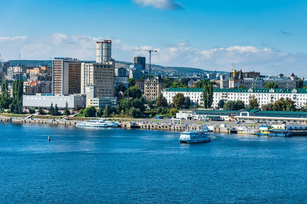 Rosja Saratow Września 2018 Widok Port Statkami Zacumowanymi — Zdjęcie stockowe