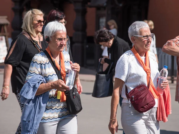 Moscow Russia May 2018 Elderly Tourists Europe Red Square Moscow — Stock Photo, Image