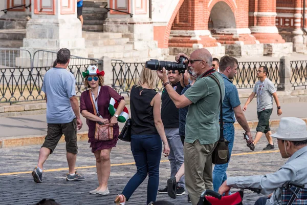 Russland Moskau Juni 2018 Mann Fotografierte Wahrzeichen Moskau — Stockfoto