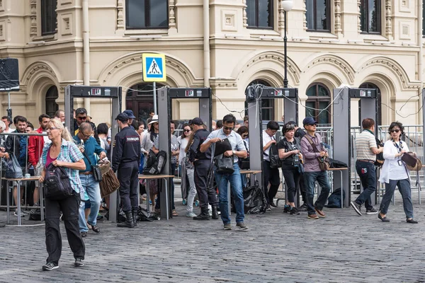 Rússia Moscou Julho 2018 Polícia Verifica Entrada Praça Vermelha — Fotografia de Stock