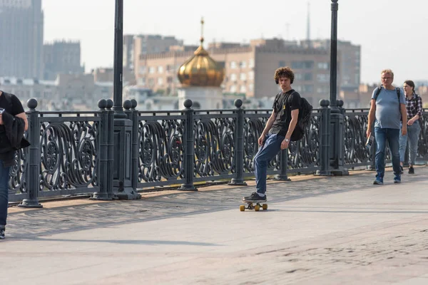 Moskau Russland September 2019 Ein Mann Auf Einem Skateboard Auf — Stockfoto