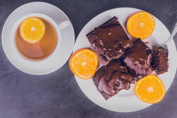 Stücke Vegane Schokolade Hausgemachten Kuchen Mit Mandarinenscheiben — Stockfoto