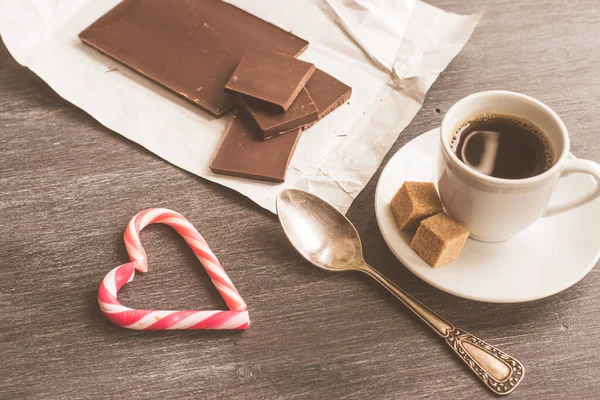 Eine Tasse Kaffee Schokolade Und Ein Herz Von Lolypop — Stockfoto