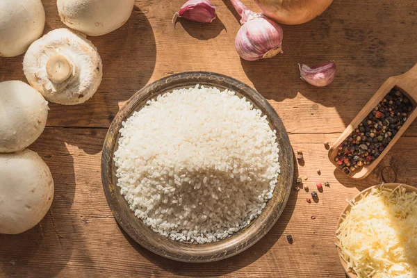 Ingredientes Para Risotto Con Setas Una Mesa Madera Rústica — Foto de Stock