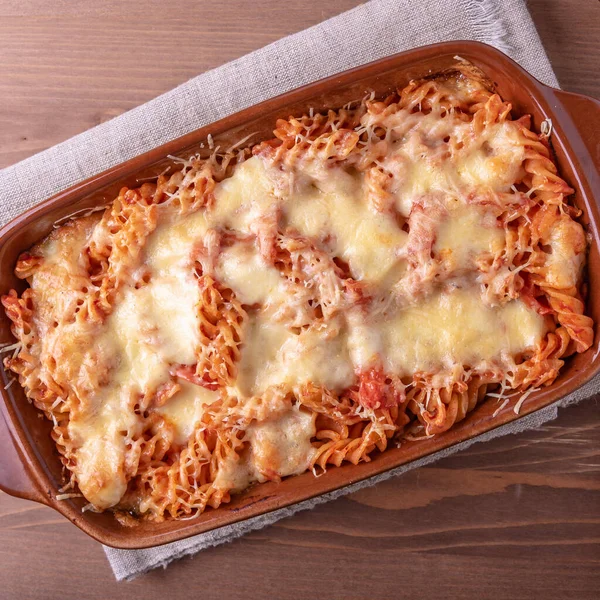 Classical Italian Fusilli Baking Dish Baked Tomato Sauce Mozzarella Parmesan — Stock Photo, Image