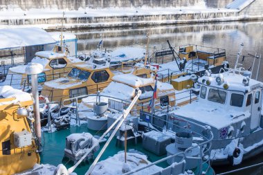 Moskova, Rusya, 12 Şubat 2018 - Moskova 'da teknelerin ve teknelerin kış parkı