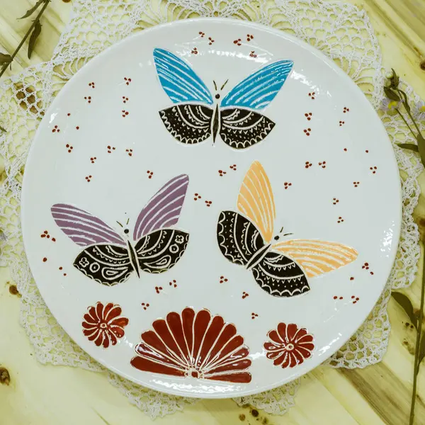 Beautiful ceramic plates plates — Stock Photo, Image
