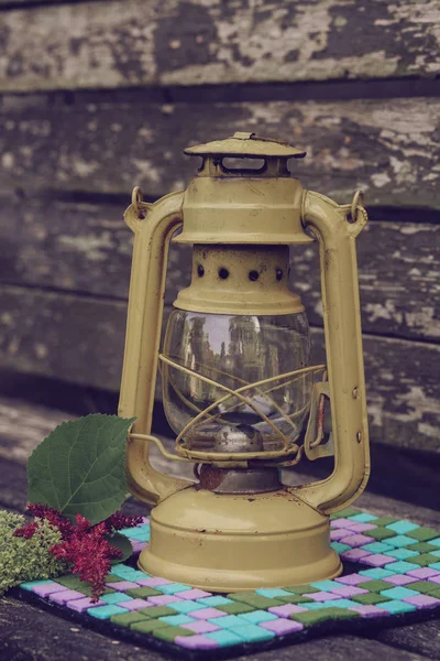 Lámpara de queroseno de hierro viejo — Foto de Stock
