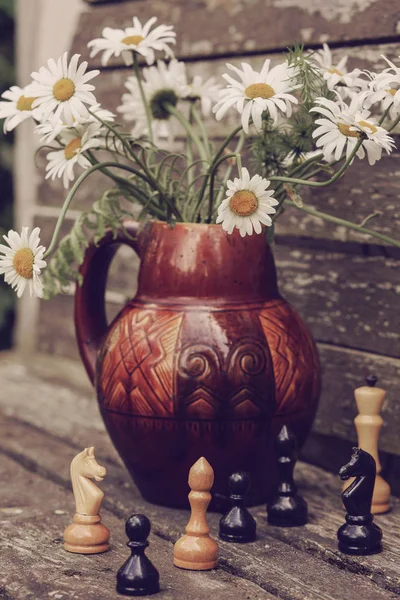 Ramillete de flores en un jarrón — Foto de Stock