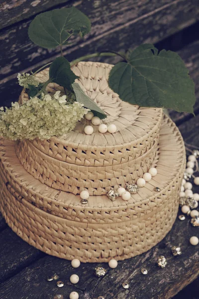 Güzel hasır kutusu depolama için