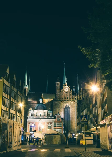 Gran ciudad portuaria antigua en el Mar Báltico, centro de la ciudad y turista — Foto de Stock