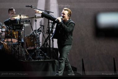 U2 - Joshua Tree 30 yıl yıldönümü - Bono, solist