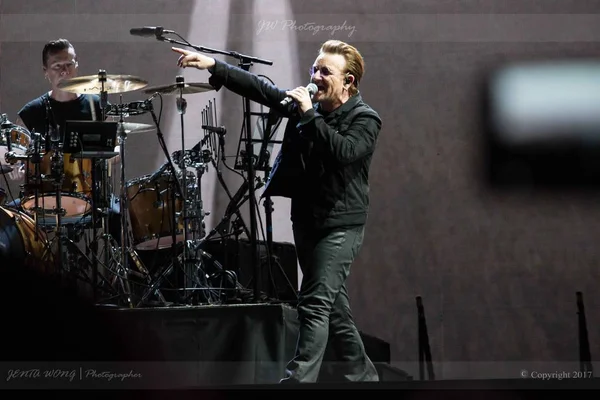 U2 - Joshua Tree 30-års jubileum - Bono, sångare — Stockfoto