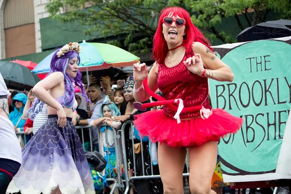 38: e årliga Mermaid parade-Brooklyn New York Usa Royaltyfria Stockbilder