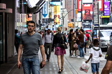 Bir gün hayat - New York City metro istasyonlarında