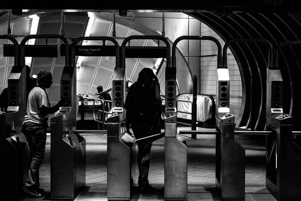 Um dia na vida estações de metrô de Nova York — Fotografia de Stock