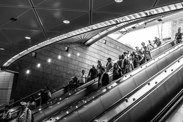 Un día en la vida: estaciones de metro de Nueva York — Foto de Stock