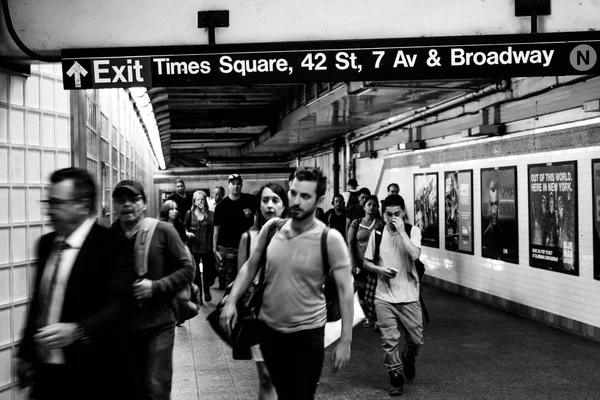 Μια μέρα στη ζωή - Νέα Υόρκη μετρό σταθμούς — Φωτογραφία Αρχείου