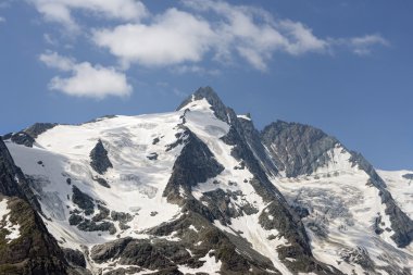 Yaz aylarında karla Grossglocker en yüksek dağ