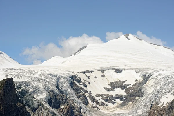 Glaciar Pasterze en Grossglocker zona de montaña con nieve en summ — Foto de Stock