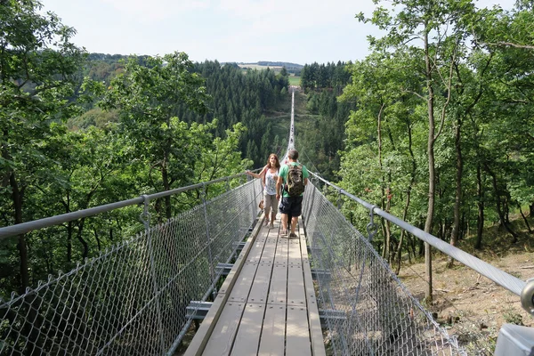 Ponte de suspensão simples Geierlay em Moersdorf em Hunsrueck moun — Fotografia de Stock