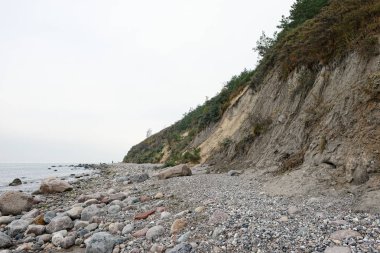 İnsanlar tebeşir cliff kayalar Hiddensee Adası (G hiking
