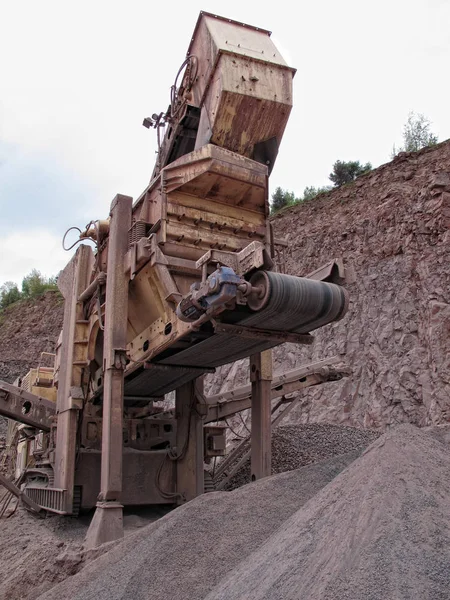 Concasseur de pierre dans la mine de surface porphyre. image hdr — Photo