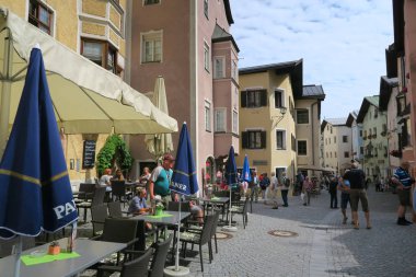 İnsanlar Inn Nehri (Tirol Avusturya, Rattenberg ziyaret)