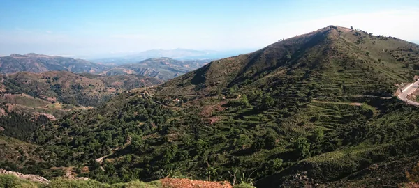 Camino a través de las montañas Lefka Ori de Creta (Grecia ) — Foto de Stock