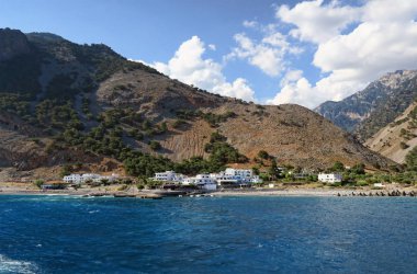 Girit (Yunanistan) Libya deniz tarafında dağların panoramik manzaralı bir