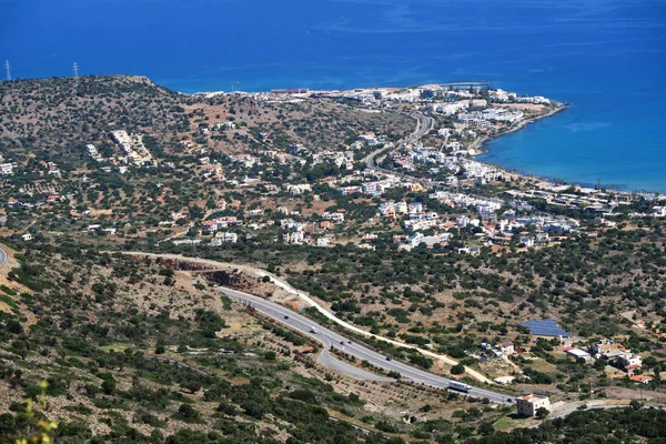 Vista desde las montañas hasta la bahía de Malia, Creta (Grecia ) — Foto de Stock