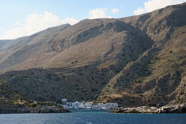 Byn Loutro på södra kusten av Kreta, Grekland. — Stockfoto