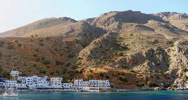 Vesnici Loutro na jižním pobřeží ostrova Kréta, Řecko. — Stock fotografie