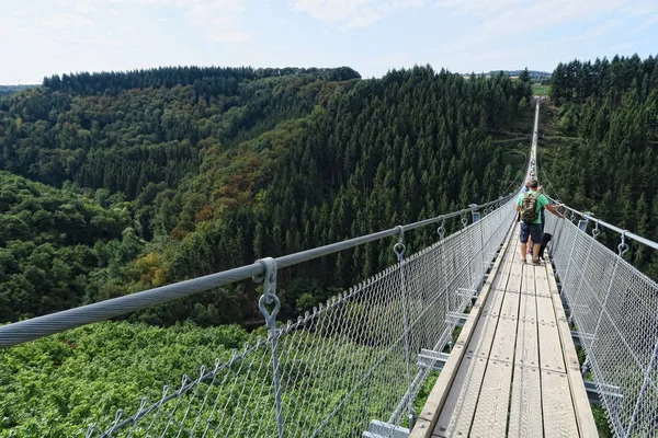 Semplice ponte sospeso Geierlay — Foto Stock