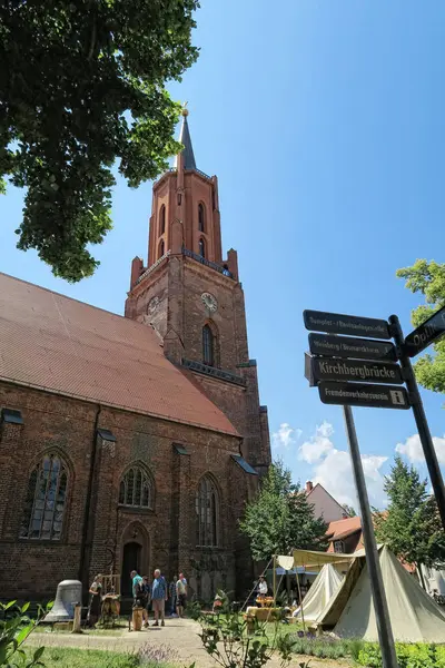 Rathenow y su piedra de ladrillo Iglesia de San Marien Andreas . — Foto de Stock