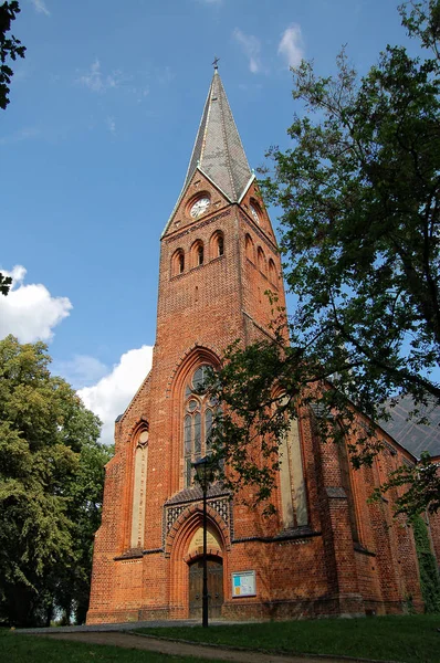 Abadía de Malchow en un parque (Alemania ) —  Fotos de Stock