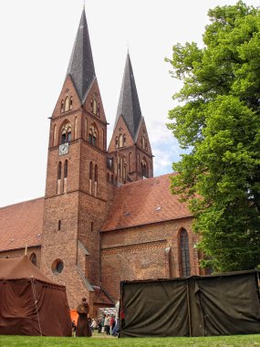Kilise Manastırı Klosterkirche St. kitabını Alman tuğla taş