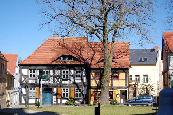 Alte Fachwerkhäuser am Kirchberg in Rathenow. — Stockfoto