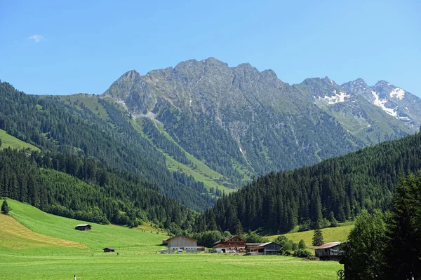 Alpy Europejskiej wokół miejscowości Gerlos w dolinie Zillertal (Austria — Zdjęcie stockowe