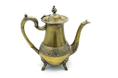 antika metal kahve kap beyaz izole arka planda